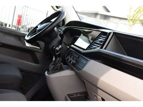 Volkswagen Transporter 2.0 TDI L2H1 Bulli Virtual, Cruise, Carplay, Automaat, Multimedia, Sensoren, 150PK, Trekhaak, LED, UNIEK!