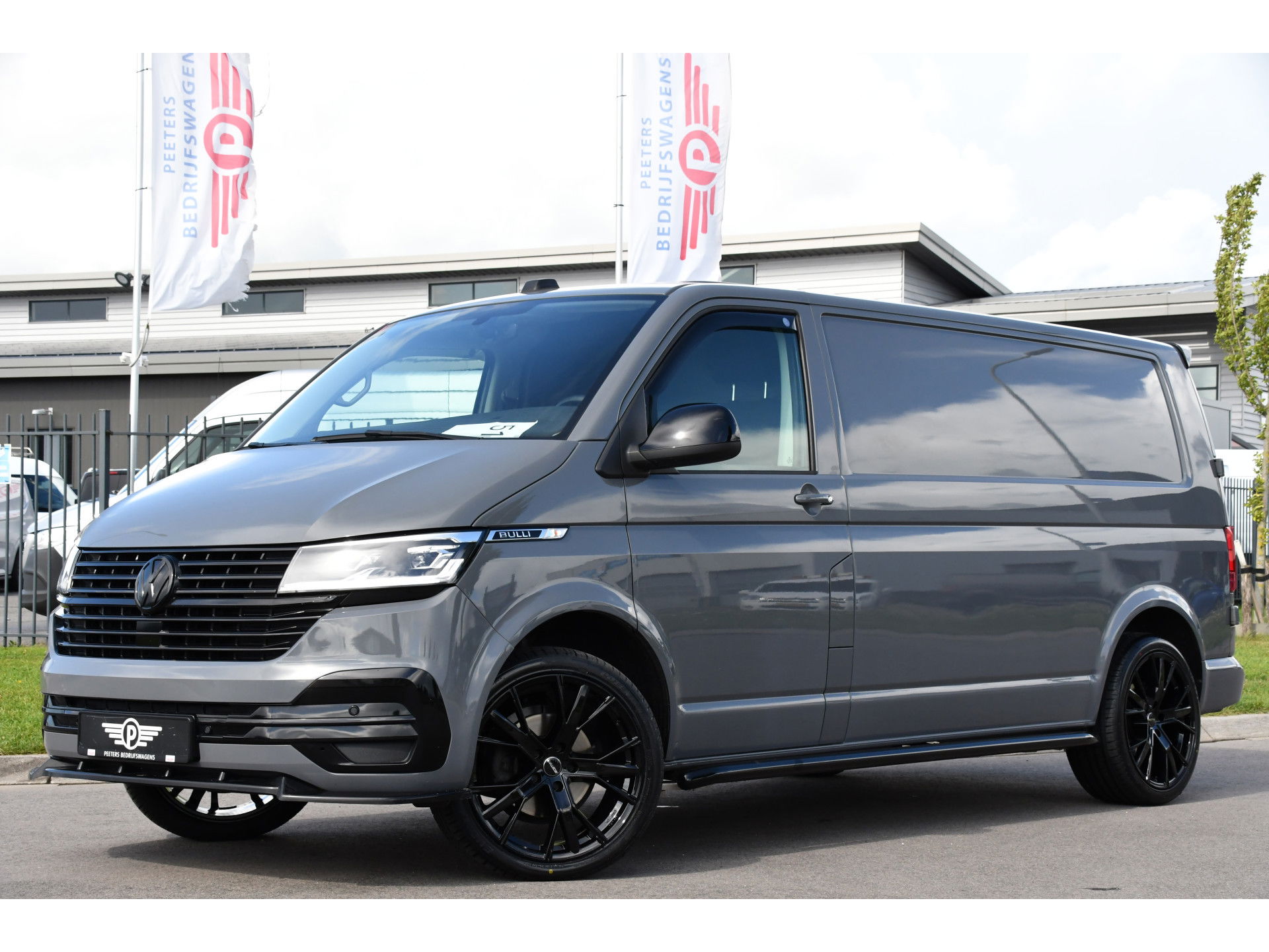 Volkswagen Transporter 2.0 TDI L2H1 Bulli Virtual, Cruise, Carplay, Automaat, Multimedia, Sensoren, 150PK, Trekhaak, LED, UNIEK!