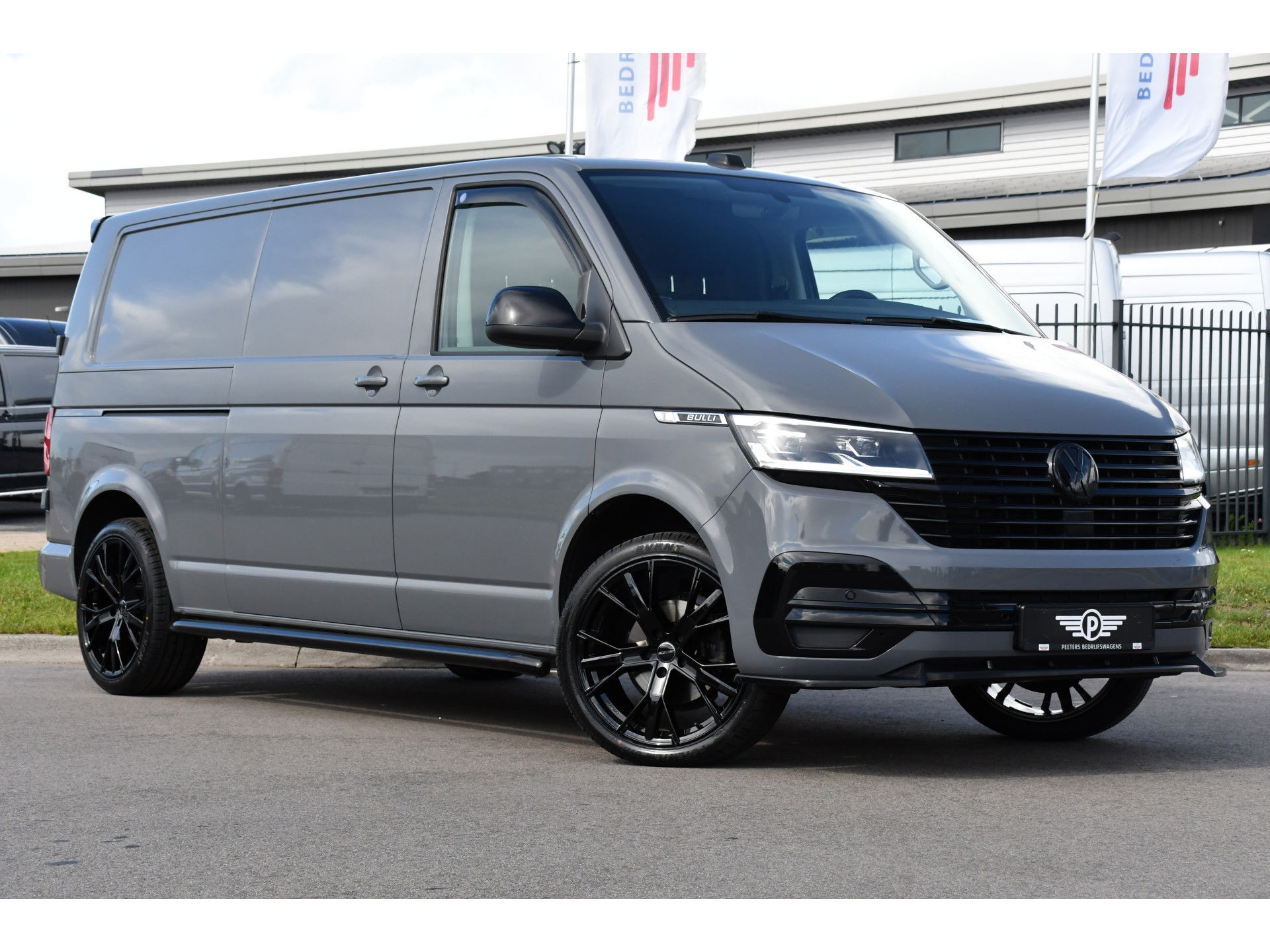 Volkswagen Transporter 2.0 TDI L2H1 Bulli Virtual, Cruise, Carplay, Automaat, Multimedia, Sensoren, 150PK, Trekhaak, LED, UNIEK!