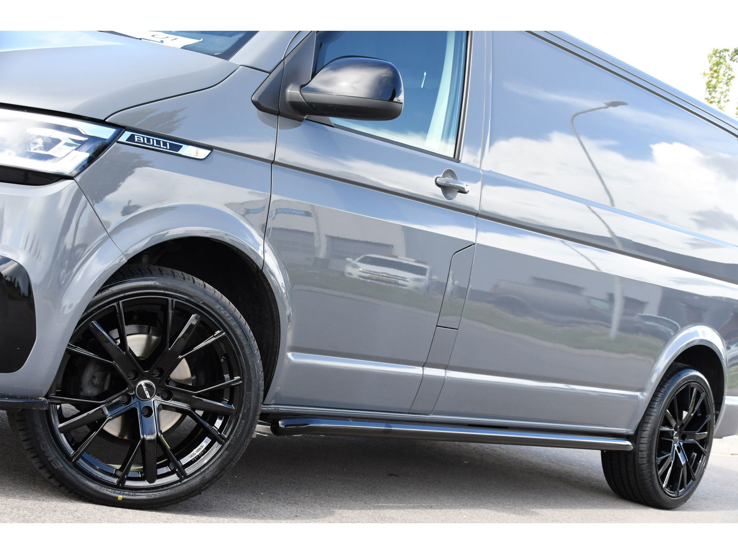 Volkswagen Transporter 2.0 TDI L2H1 Bulli Virtual, Cruise, Carplay, Automaat, Multimedia, Sensoren, 150PK, Trekhaak, LED, UNIEK!