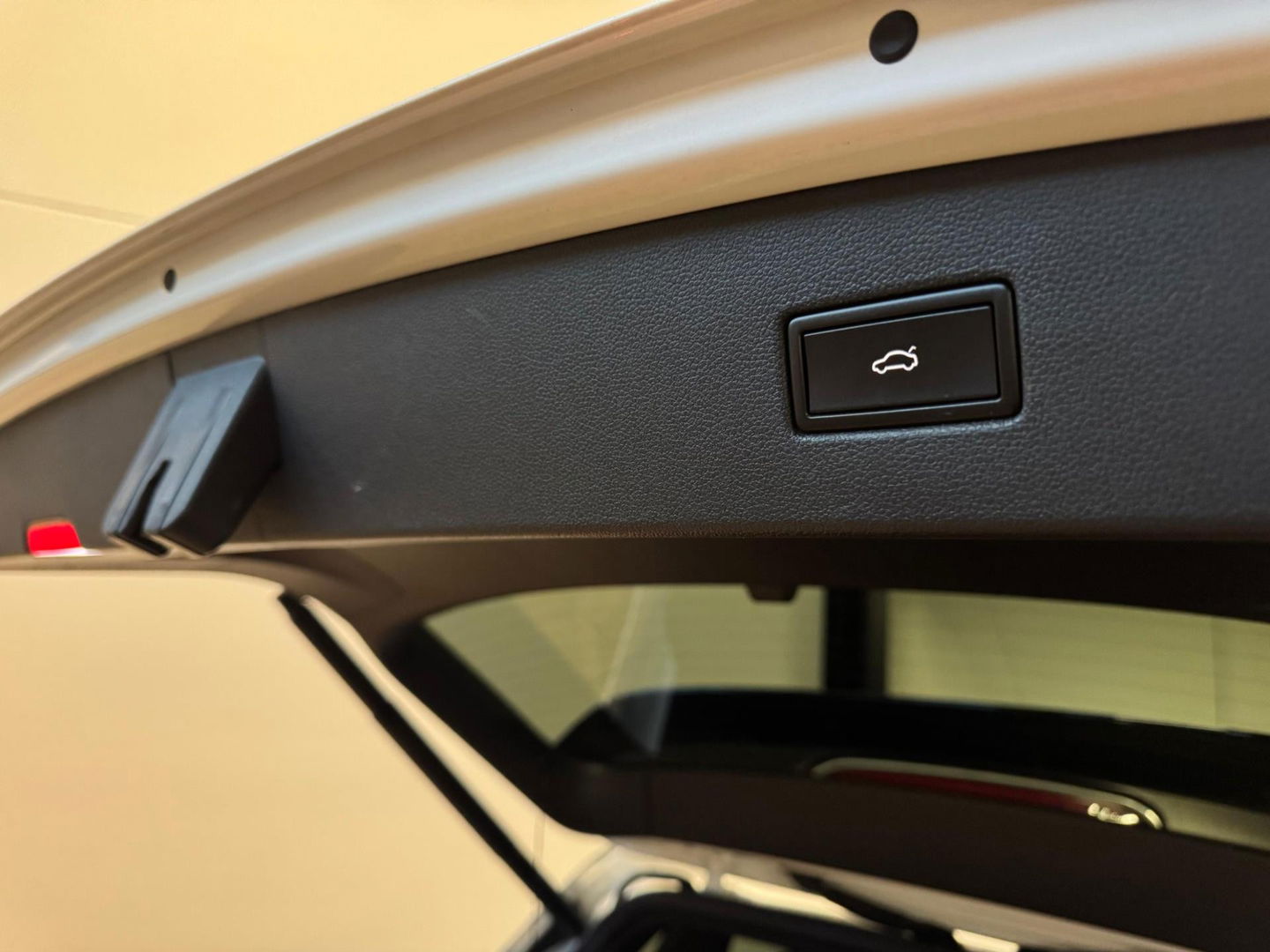 Volkswagen Tiguan 1.5 TSI R-Line PANO KEYLESS CAM