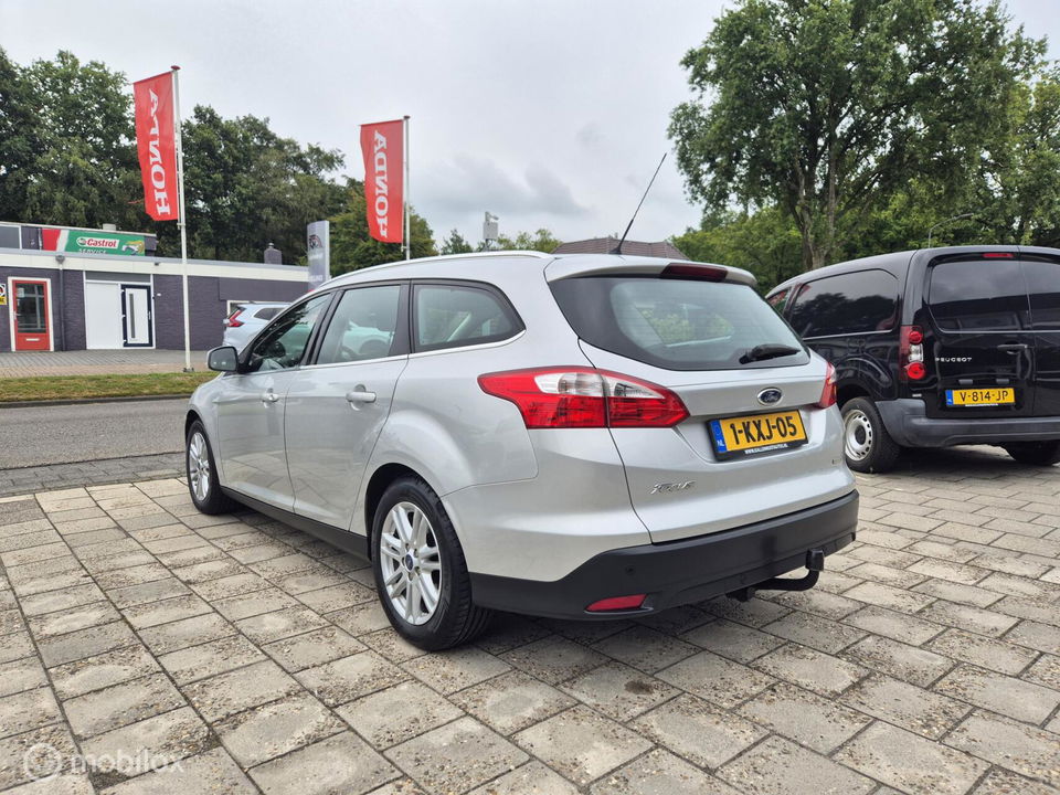 Ford Focus Wagon 1.0 EcoBoost Titanium, Nieuwe D-Riem, Trekhaak