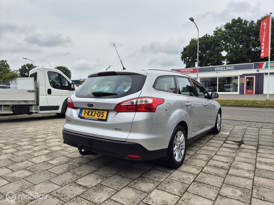 Ford Focus Wagon 1.0 EcoBoost Titanium, Nieuwe D-Riem, Trekhaak