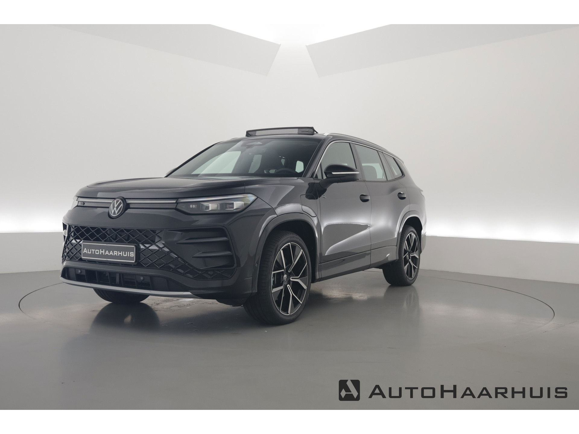 Volkswagen Tayron 1.5 eHybrid R-Line 272pk | Pano | Massage | Adapt. Cruise | Apple CarPlay | Stoel- Stuurverw. | 20''