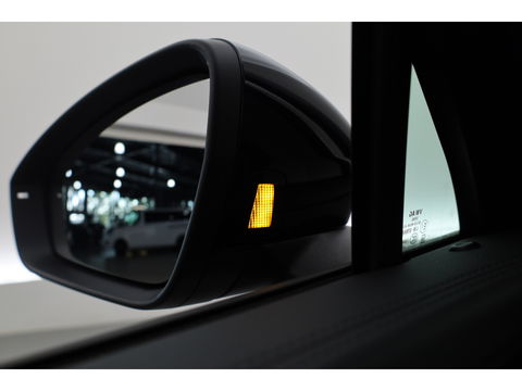 Volkswagen Tayron 1.5 eHybrid R-Line 272pk | Pano | Massage | Adapt. Cruise | Apple CarPlay | Stoel- Stuurverw. | 20''