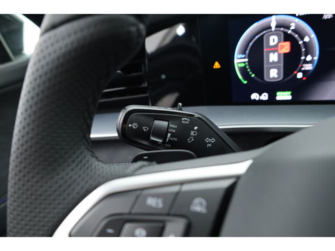 Volkswagen Tayron 1.5 eHybrid R-Line 272pk | Pano | Massage | Adapt. Cruise | Apple CarPlay | Stoel- Stuurverw. | 20''
