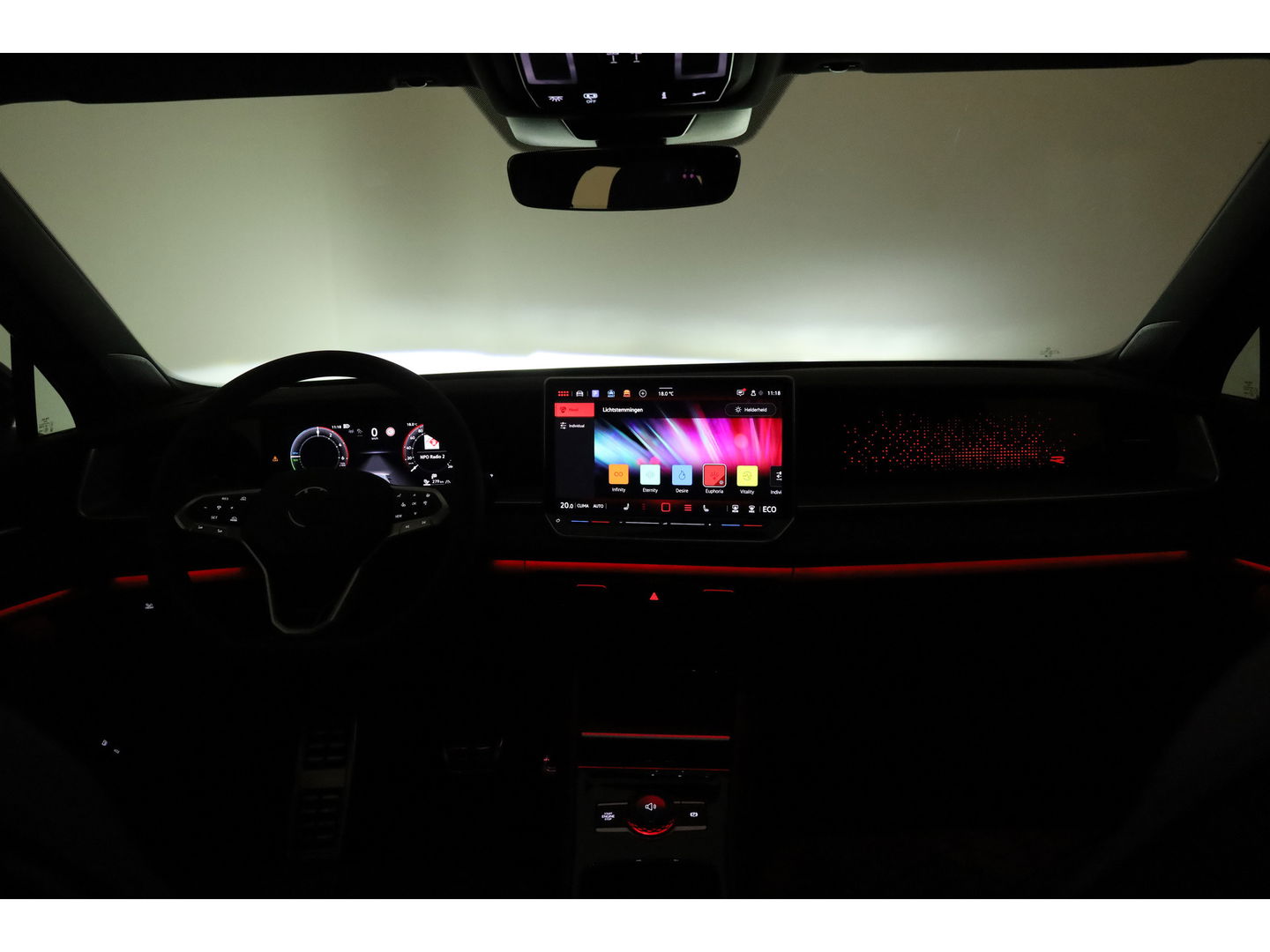 Volkswagen Tayron 1.5 eHybrid R-Line 272pk | Pano | Massage | Adapt. Cruise | Apple CarPlay | Stoel- Stuurverw. | 20''