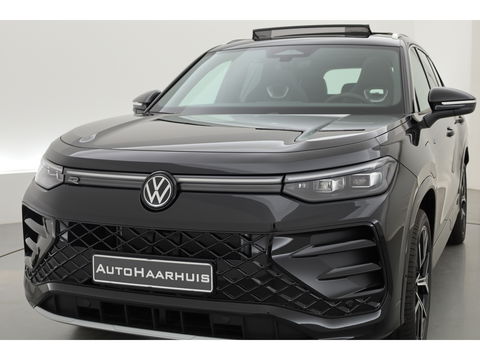 Volkswagen Tayron 1.5 eHybrid R-Line 272pk | Pano | Massage | Adapt. Cruise | Apple CarPlay | Stoel- Stuurverw. | 20''