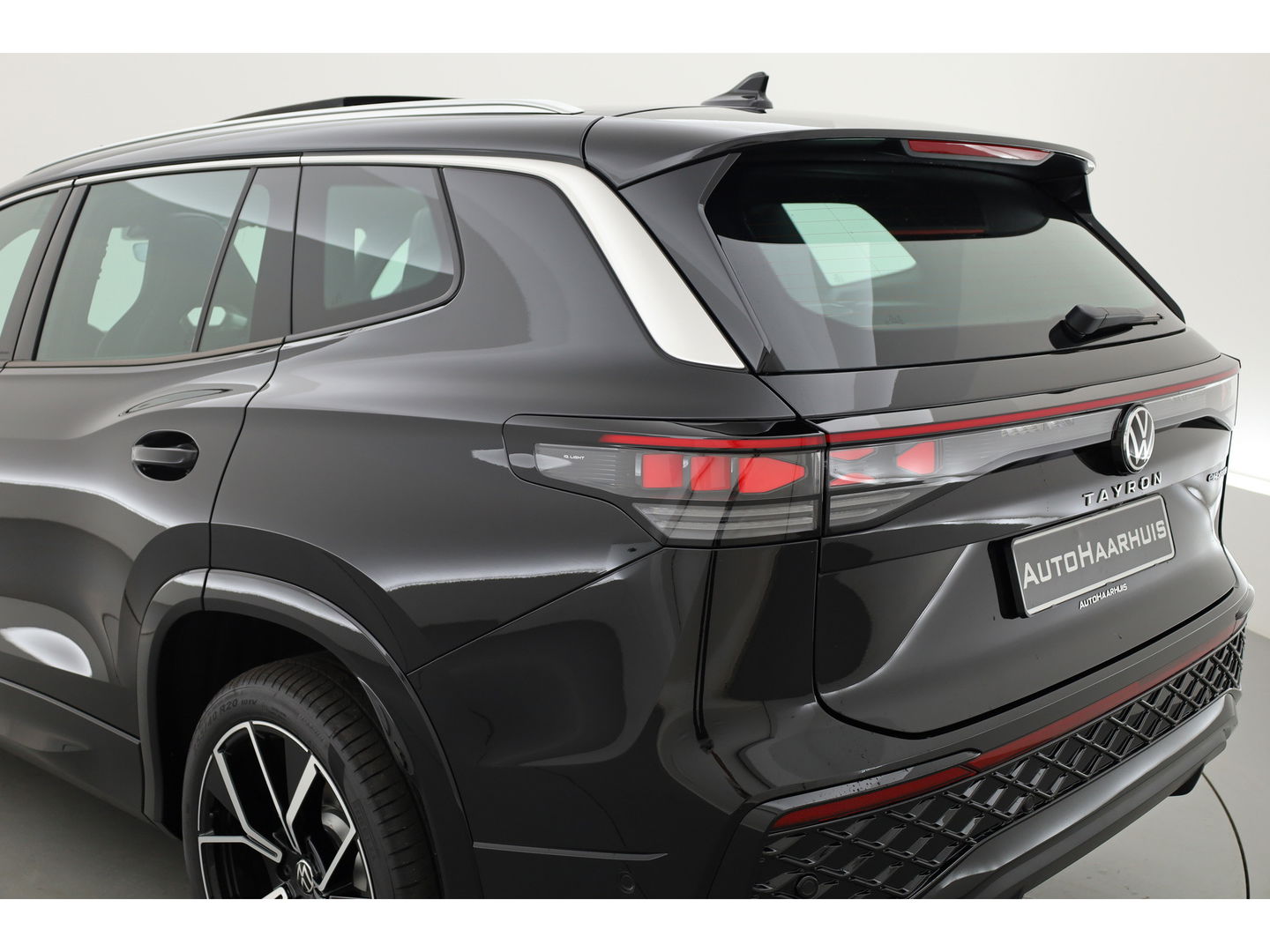 Volkswagen Tayron 1.5 eHybrid R-Line 272pk | Pano | Massage | Adapt. Cruise | Apple CarPlay | Stoel- Stuurverw. | 20''