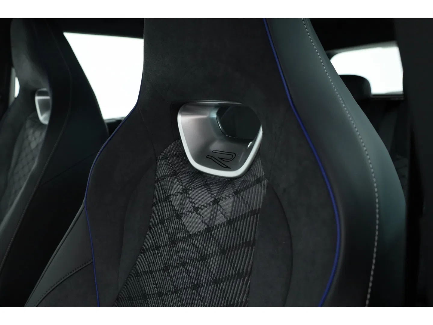Volkswagen Tayron 1.5 eHybrid R-Line 272pk | Pano | Massage | Adapt. Cruise | Apple CarPlay | Stoel- Stuurverw. | 20''