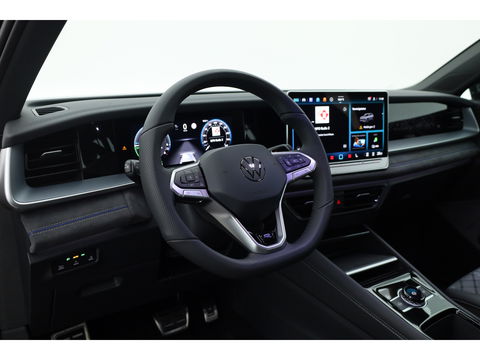 Volkswagen Tayron 1.5 eHybrid R-Line 272pk | Pano | Massage | Adapt. Cruise | Apple CarPlay | Stoel- Stuurverw. | 20''