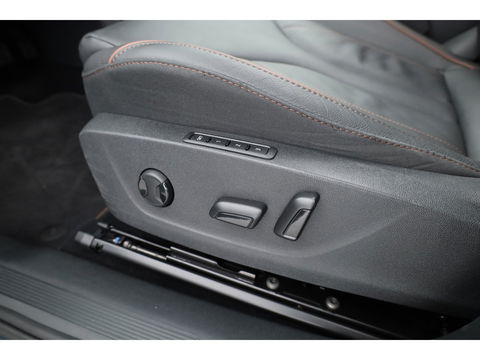 Škoda Enyaq iV 80 | Pano | HUD | 360cam | Leder | Adapt. Cruise | Crystal Light | Afn. Trekhaak |