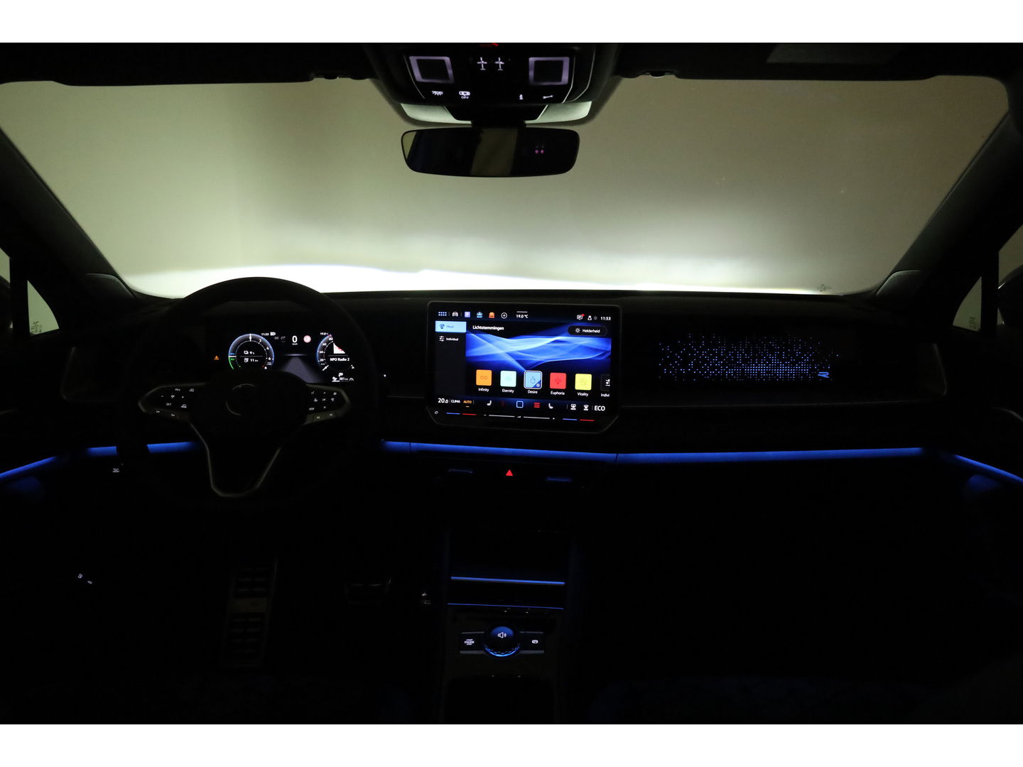Volkswagen Tayron 1.5 eHybrid R-Line 272pk | Pano | Massage | Adapt. Cruise | Apple CarPlay | Stoel- Stuurverw. | 20''