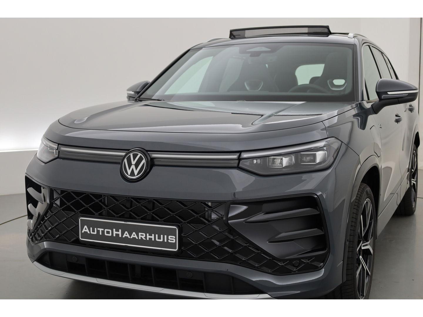 Volkswagen Tayron 1.5 eHybrid R-Line 272pk | Pano | Massage | Adapt. Cruise | Apple CarPlay | Stoel- Stuurverw. | 20''