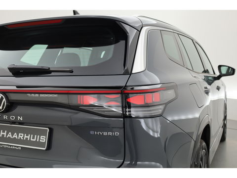 Volkswagen Tayron 1.5 eHybrid R-Line 272pk | Pano | Massage | Adapt. Cruise | Apple CarPlay | Stoel- Stuurverw. | 20''