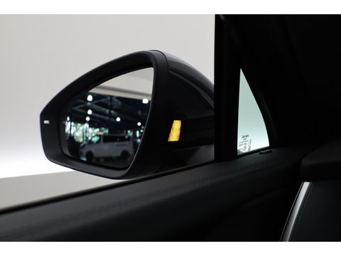 Volkswagen Tayron 1.5 eHybrid R-Line 272pk | Pano | Massage | Adapt. Cruise | Apple CarPlay | Stoel- Stuurverw. | 20''