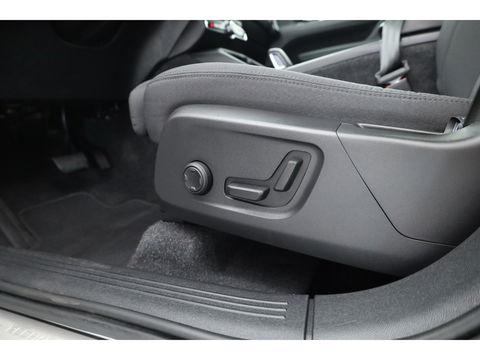 Volvo XC40 T4 Recharge R-Design Expression | Elek. Trekhaak | Pilot Assist | Camera | Stoel- Stuurverw. | Elek. Stoelen