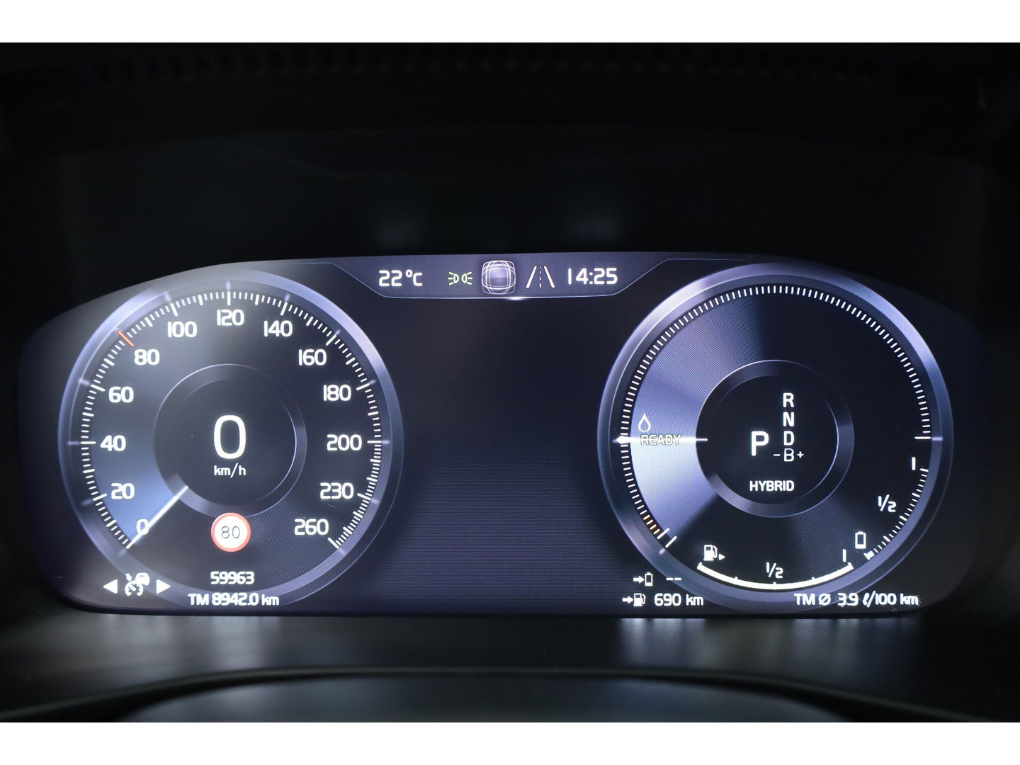 Volvo XC40 T4 Recharge R-Design Expression | Elek. Trekhaak | Pilot Assist | Camera | Stoel- Stuurverw. | Elek. Stoelen