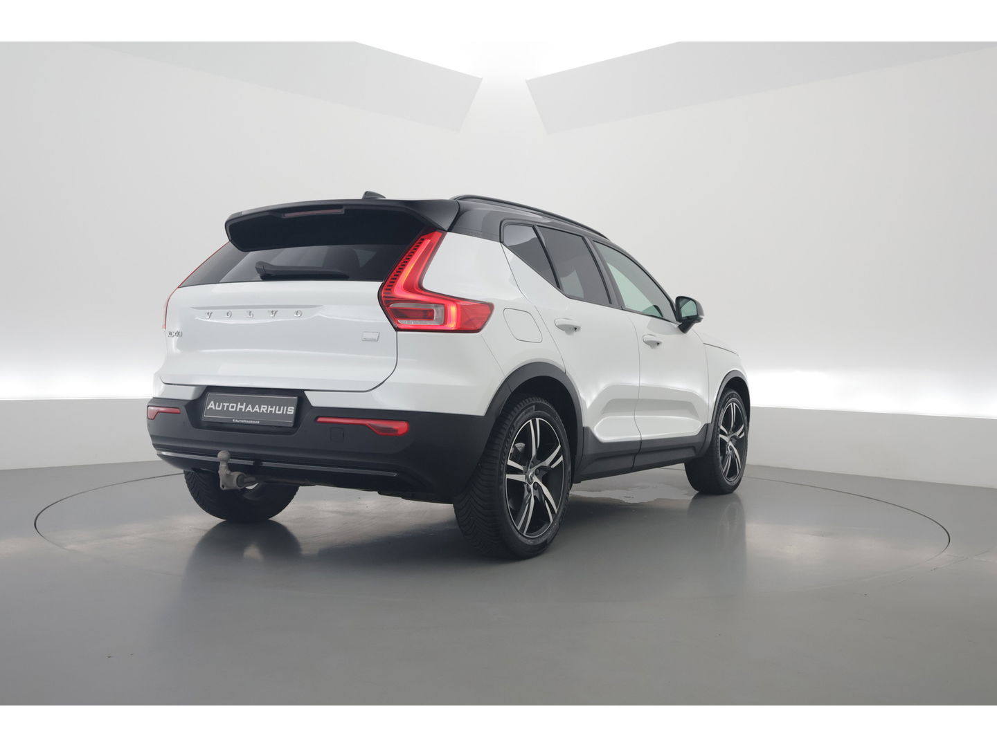 Volvo XC40 T4 Recharge R-Design Expression | Elek. Trekhaak | Pilot Assist | Camera | Stoel- Stuurverw. | Elek. Stoelen