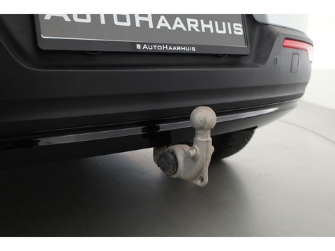 Volvo XC40 T4 Recharge R-Design Expression | Elek. Trekhaak | Pilot Assist | Camera | Stoel- Stuurverw. | Elek. Stoelen