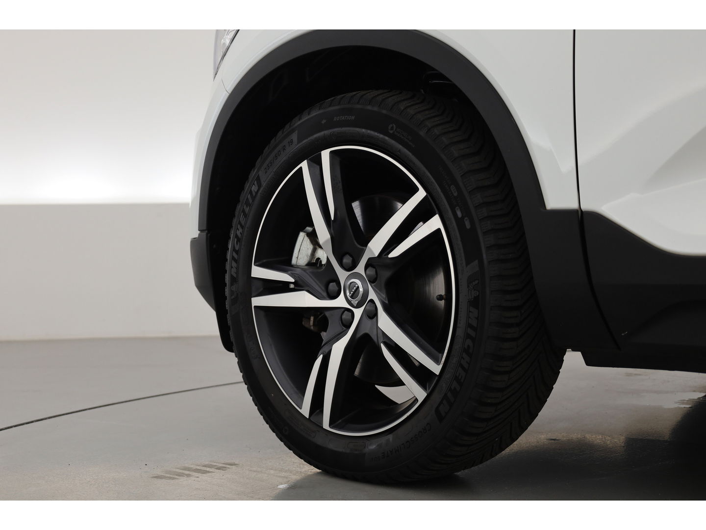 Volvo XC40 T4 Recharge R-Design Expression | Elek. Trekhaak | Pilot Assist | Camera | Stoel- Stuurverw. | Elek. Stoelen