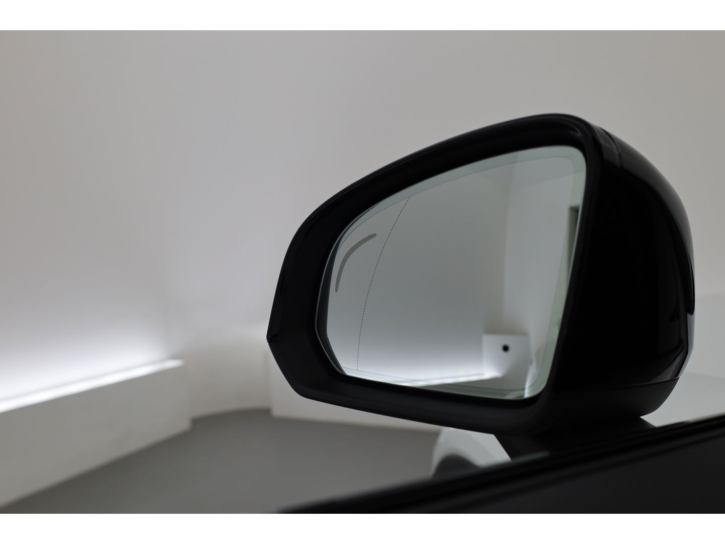 Volvo XC40 T4 Recharge R-Design Expression | Elek. Trekhaak | Pilot Assist | Camera | Stoel- Stuurverw. | Elek. Stoelen