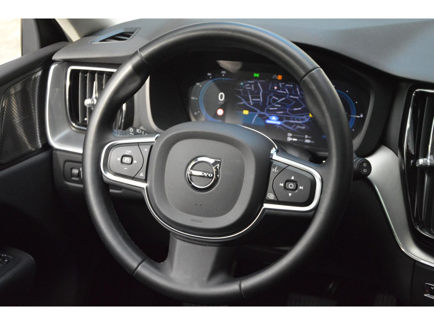 Volvo XC60 T6 Hybride AWD Inscription Long-Range | Pilot-assist | Panoramadak | Harman/Kardon | Camera | Stoel + Stuur verwarmd |