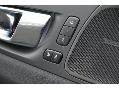 Volvo XC60 T6 Hybride AWD Inscription Long-Range | Pilot-assist | Panoramadak | Harman/Kardon | Camera | Stoel + Stuur verwarmd |