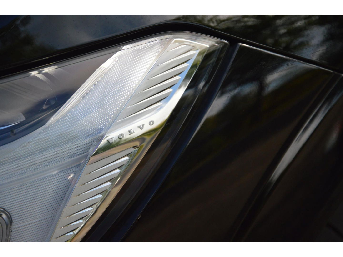 Volvo XC60 T6 Hybride AWD Inscription Long-Range | Pilot-assist | Panoramadak | Harman/Kardon | Camera | Stoel + Stuur verwarmd |