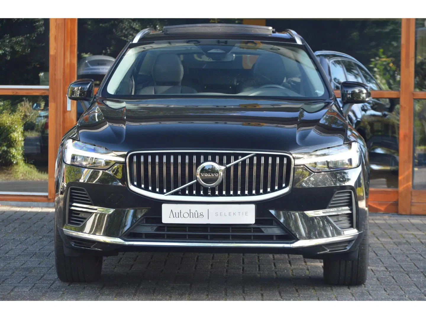 Volvo XC60 T6 Hybride AWD Inscription Long-Range | Pilot-assist | Panoramadak | Harman/Kardon | Camera | Stoel + Stuur verwarmd |
