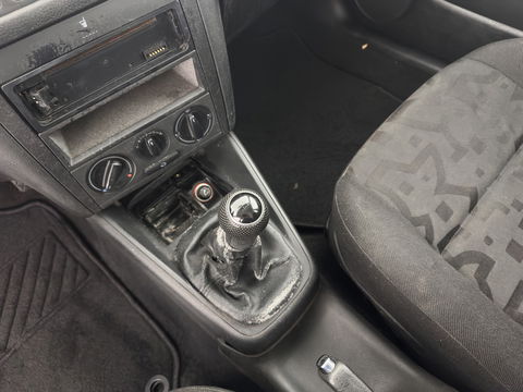 Volkswagen Golf 1.4-16V Trendline *SPORT-SEATS | TOWBAR*