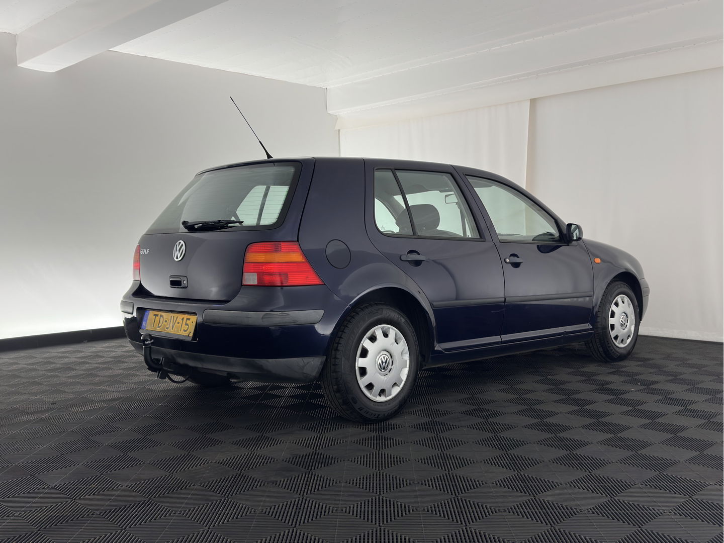 Volkswagen Golf 1.4-16V Trendline *SPORT-SEATS | TOWBAR*