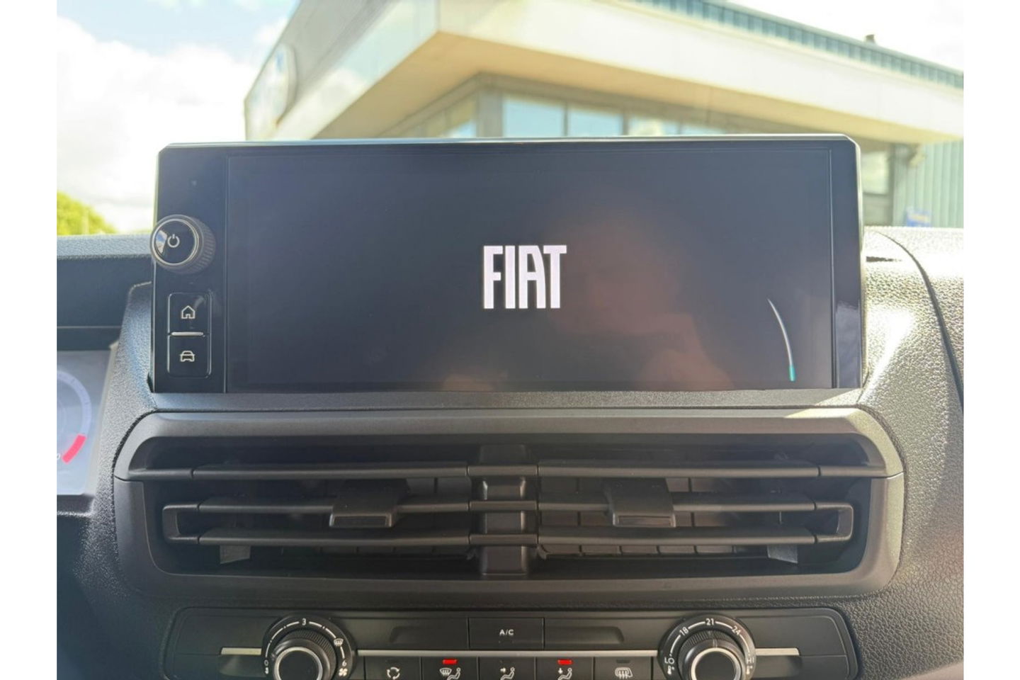 Fiat Scudo 2.0D 180PK AUTOMAAT 3ZITPL AIRCO PDC-CAMERA NAVI-CARPLAY.