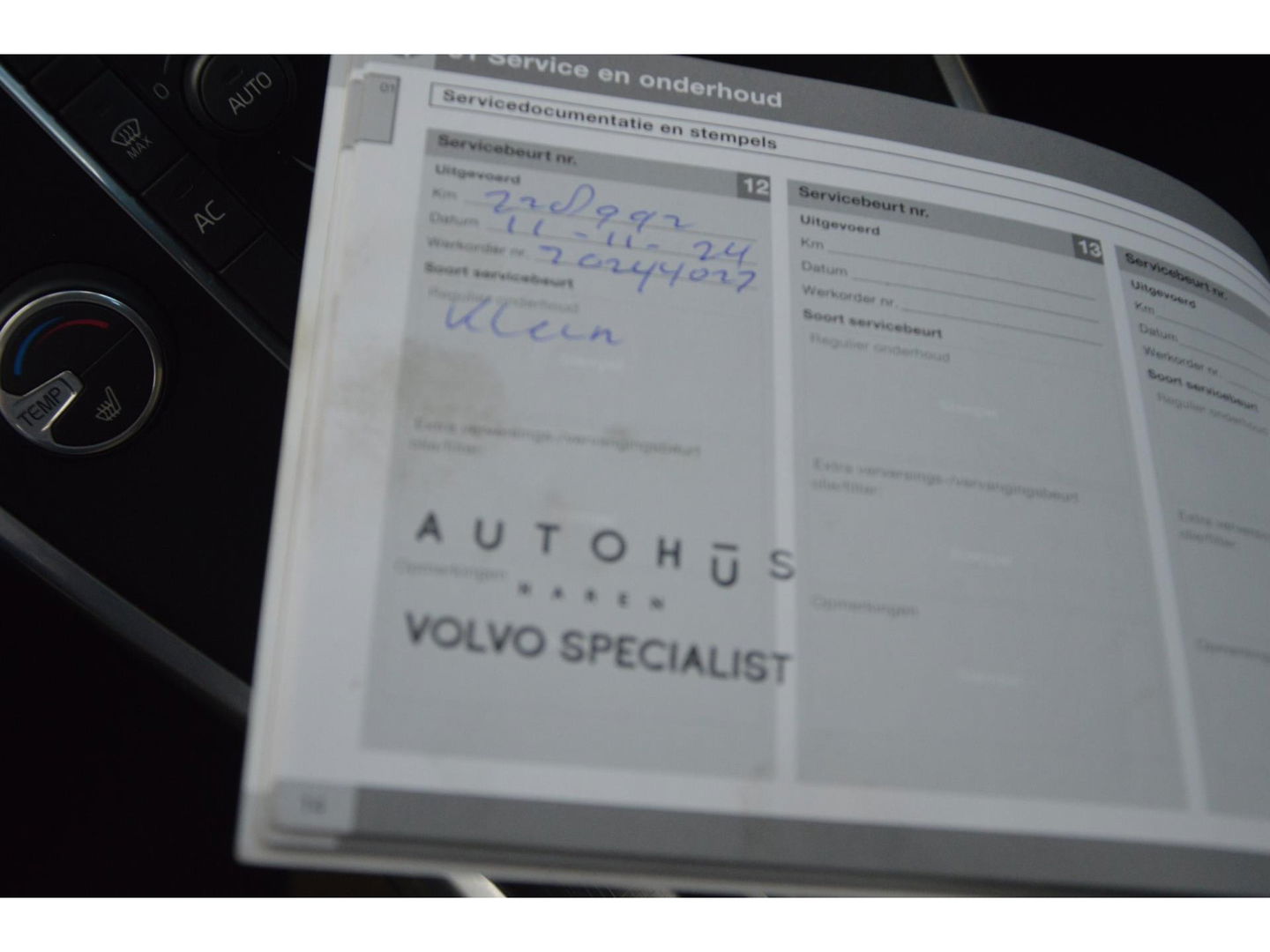 Volvo XC70 D4 | 5 Cilinder |Automaat | Standkachel | Trekhaak 1.600 kg | Dealeronderhouden | Luxe bekleding | Camera