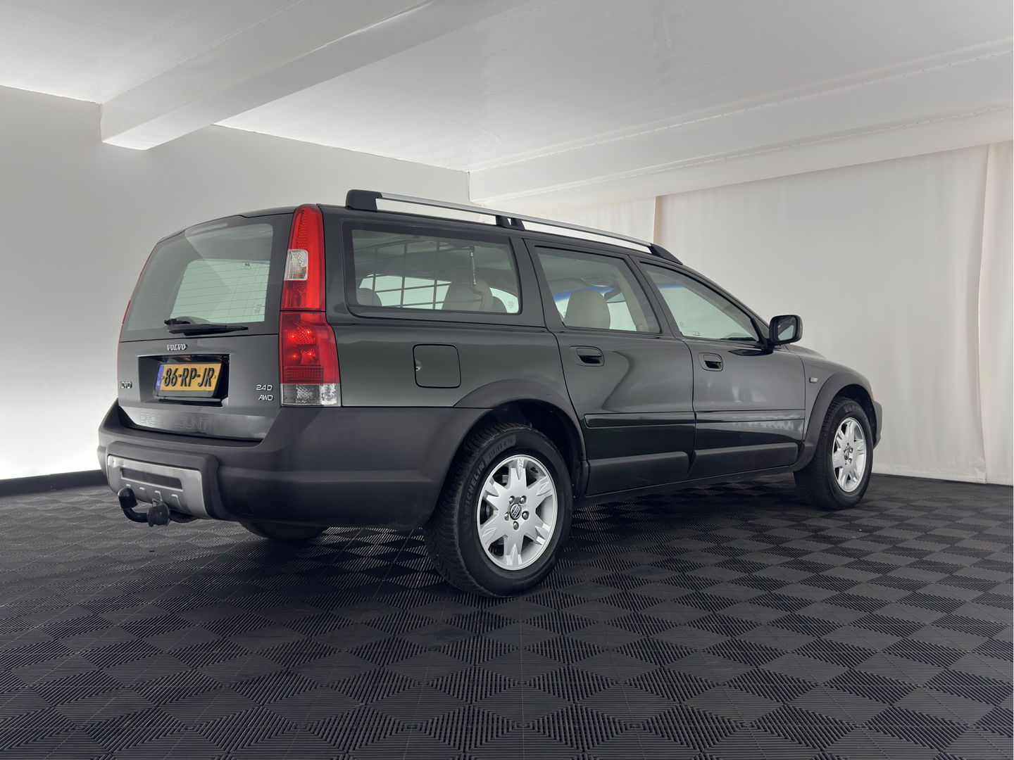 Volvo XC70 2.4D Summum AWD Aut. *LUXURY-LEATHER | ECC | HEATED-COMFORTSEATS | CRUISE | NAVIGATION | TOWBAR | 16''ALU *