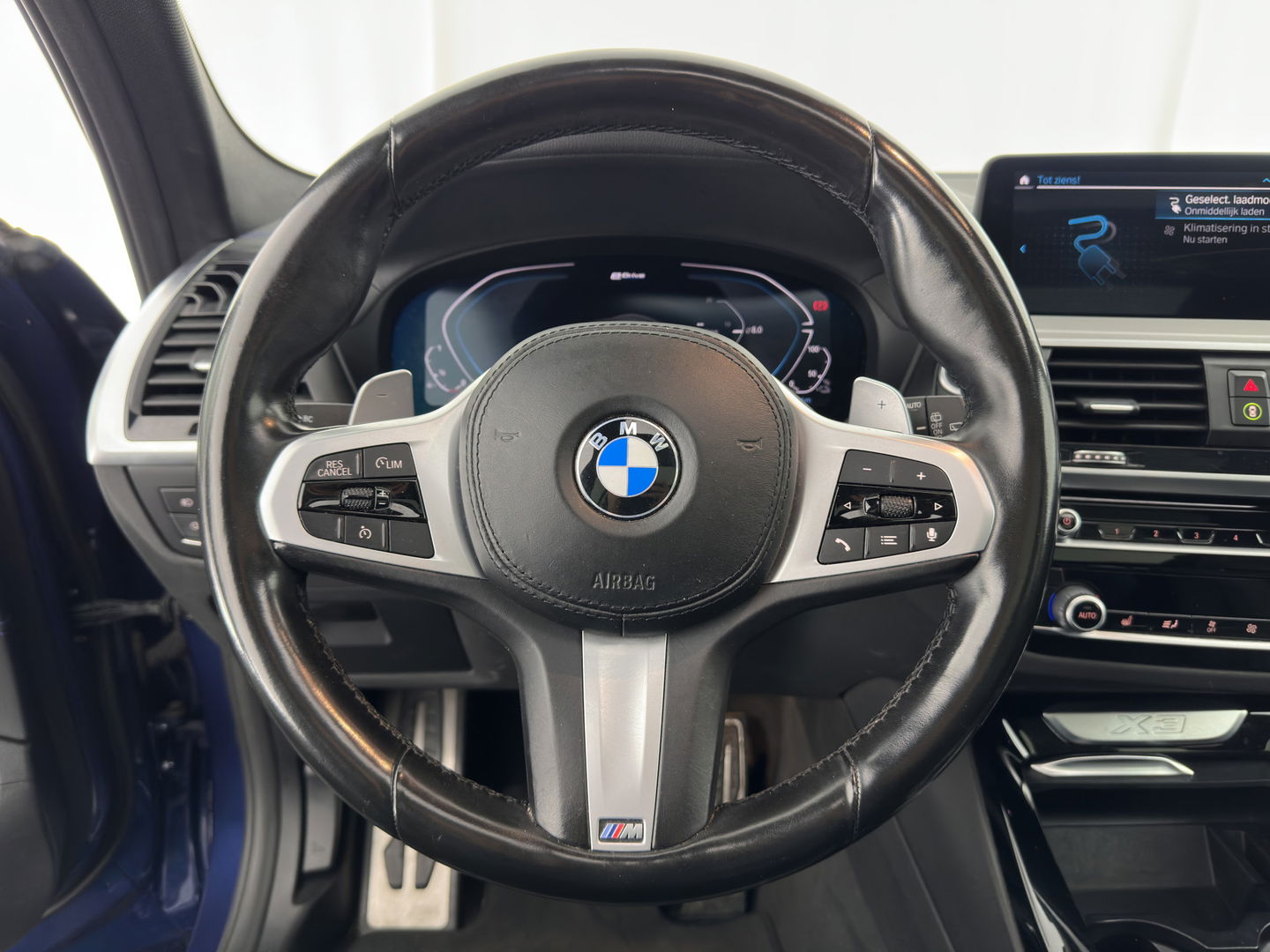BMW X3 xDrive30e M-Sportpack Business Edition Plus (INCL-BTW) *PANO | LUXURY-LEATHER | FULL-LED | DIGI-COCKPIT | HIFI-SOUND | CARPLAY | DAB+ | HEATED-SPORTSEATS | AMBIENT-LIGHT | PRIVACY-GLASS | SHIFT-PADDLES | TOWBAR | 19''ALU*
