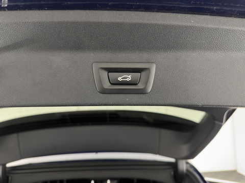 BMW X3 xDrive30e M-Sportpack Business Edition Plus (INCL-BTW) *PANO | LUXURY-LEATHER | FULL-LED | DIGI-COCKPIT | HIFI-SOUND | CARPLAY | DAB+ | HEATED-SPORTSEATS | AMBIENT-LIGHT | PRIVACY-GLASS | SHIFT-PADDLES | TOWBAR | 19''ALU*