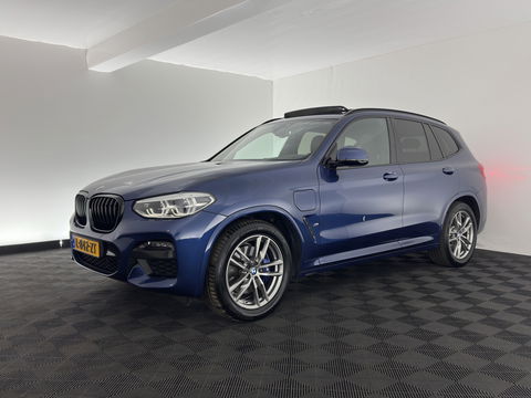 BMW X3 xDrive30e M-Sportpack Business Edition Plus (INCL-BTW) *PANO | LUXURY-LEATHER | FULL-LED | DIGI-COCKPIT | HIFI-SOUND | CARPLAY | DAB+ | HEATED-SPORTSEATS | AMBIENT-LIGHT | PRIVACY-GLASS | SHIFT-PADDLES | TOWBAR | 19''ALU*