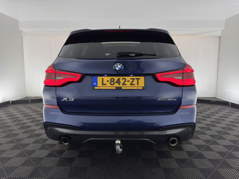 BMW X3 xDrive30e M-Sportpack Business Edition Plus (INCL-BTW) *PANO | LUXURY-LEATHER | FULL-LED | DIGI-COCKPIT | HIFI-SOUND | CARPLAY | DAB+ | HEATED-SPORTSEATS | AMBIENT-LIGHT | PRIVACY-GLASS | SHIFT-PADDLES | TOWBAR | 19''ALU*