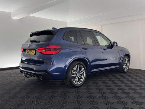 BMW X3 xDrive30e M-Sportpack Business Edition Plus (INCL-BTW) *PANO | LUXURY-LEATHER | FULL-LED | DIGI-COCKPIT | HIFI-SOUND | CARPLAY | DAB+ | HEATED-SPORTSEATS | AMBIENT-LIGHT | PRIVACY-GLASS | SHIFT-PADDLES | TOWBAR | 19''ALU*