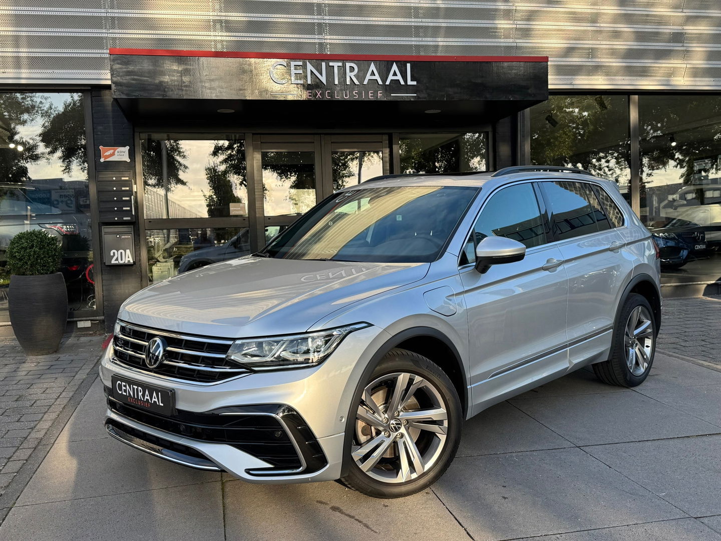 Volkswagen Tiguan 1.4 TSI eHybrid R-Line 245PK|Pano|ACC|Carplay|DCC|Camera