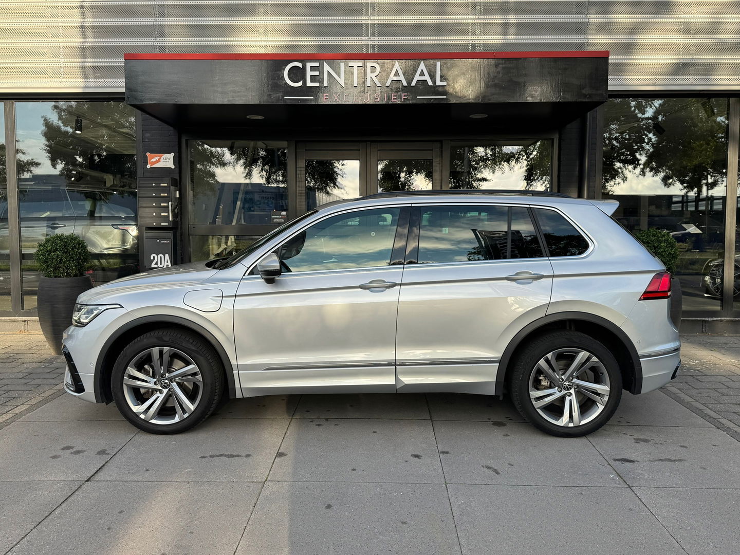 Volkswagen Tiguan 1.4 TSI eHybrid R-Line 245PK|Pano|ACC|Carplay|DCC|Camera