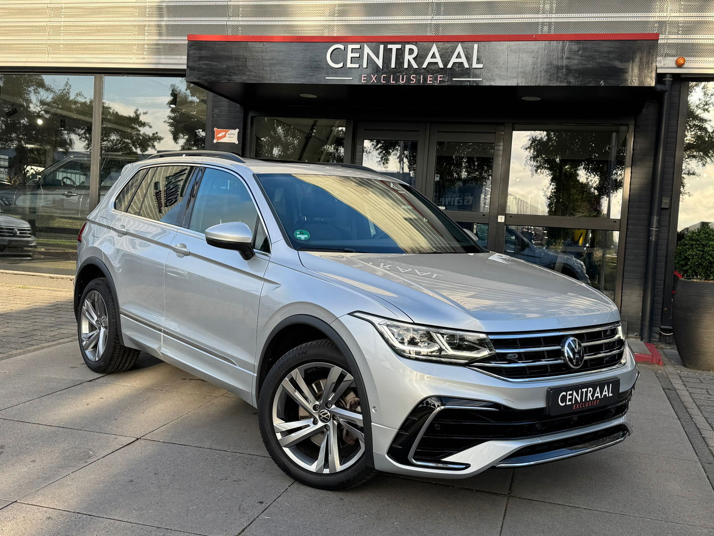 Volkswagen Tiguan 1.4 TSI eHybrid R-Line 245PK|Pano|ACC|Carplay|DCC|Camera