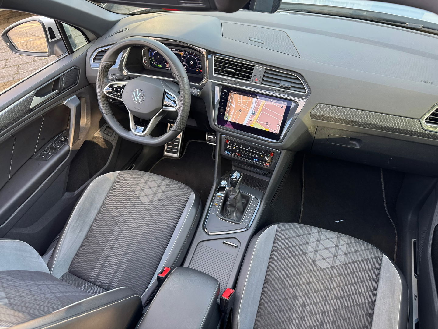 Volkswagen Tiguan 1.4 TSI eHybrid R-Line 245PK|Pano|ACC|Carplay|DCC|Camera