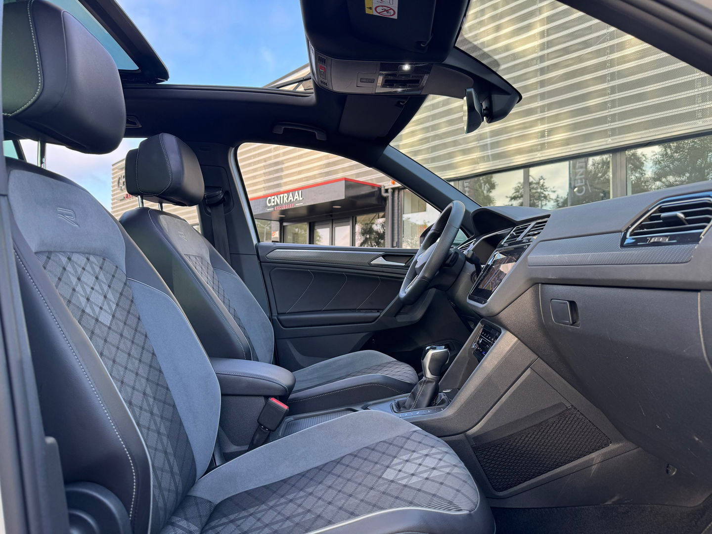 Volkswagen Tiguan 1.4 TSI eHybrid R-Line 245PK|Pano|ACC|Carplay|DCC|Camera