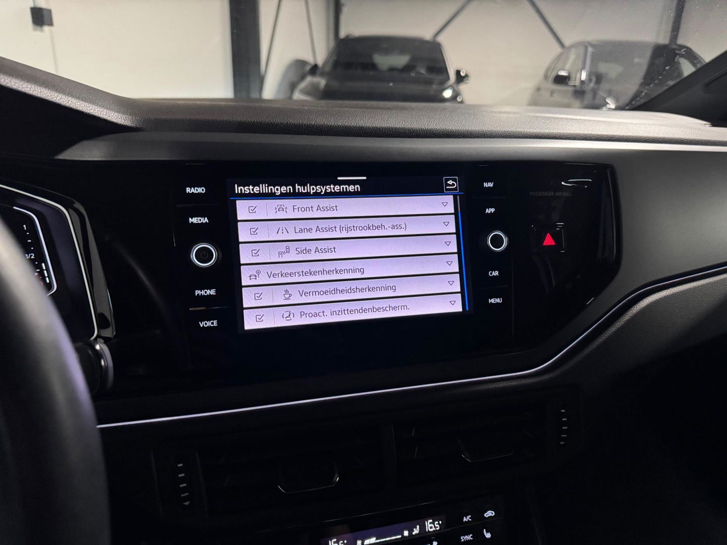 Volkswagen Taigo 1.5 TSI R-Line PANO KEYLESS VOL'