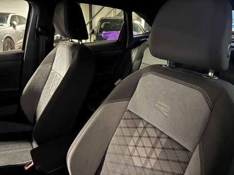 Volkswagen Taigo 1.5 TSI R-Line PANO KEYLESS VOL'