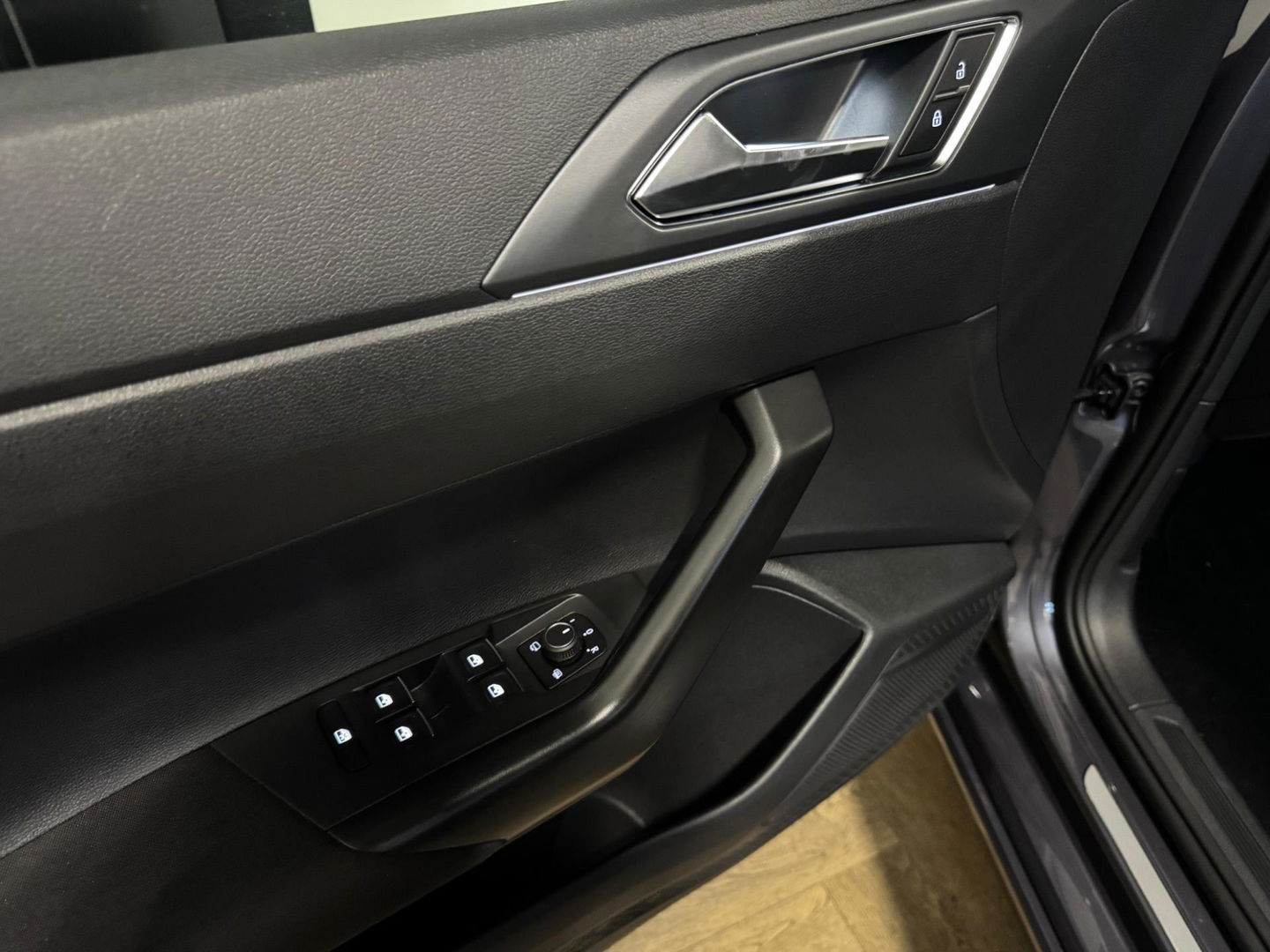 Volkswagen Taigo 1.5 TSI R-Line PANO KEYLESS VOL'