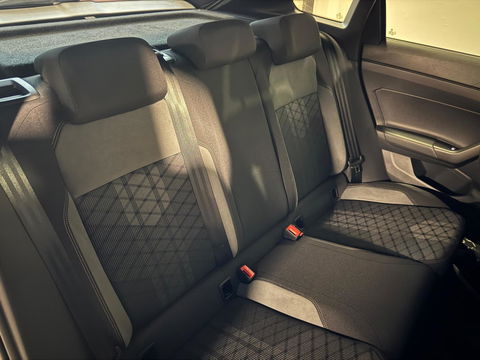 Volkswagen Taigo 1.5 TSI R-Line PANO KEYLESS VOL'
