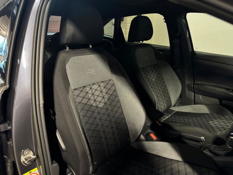 Volkswagen Taigo 1.5 TSI R-Line PANO KEYLESS VOL'